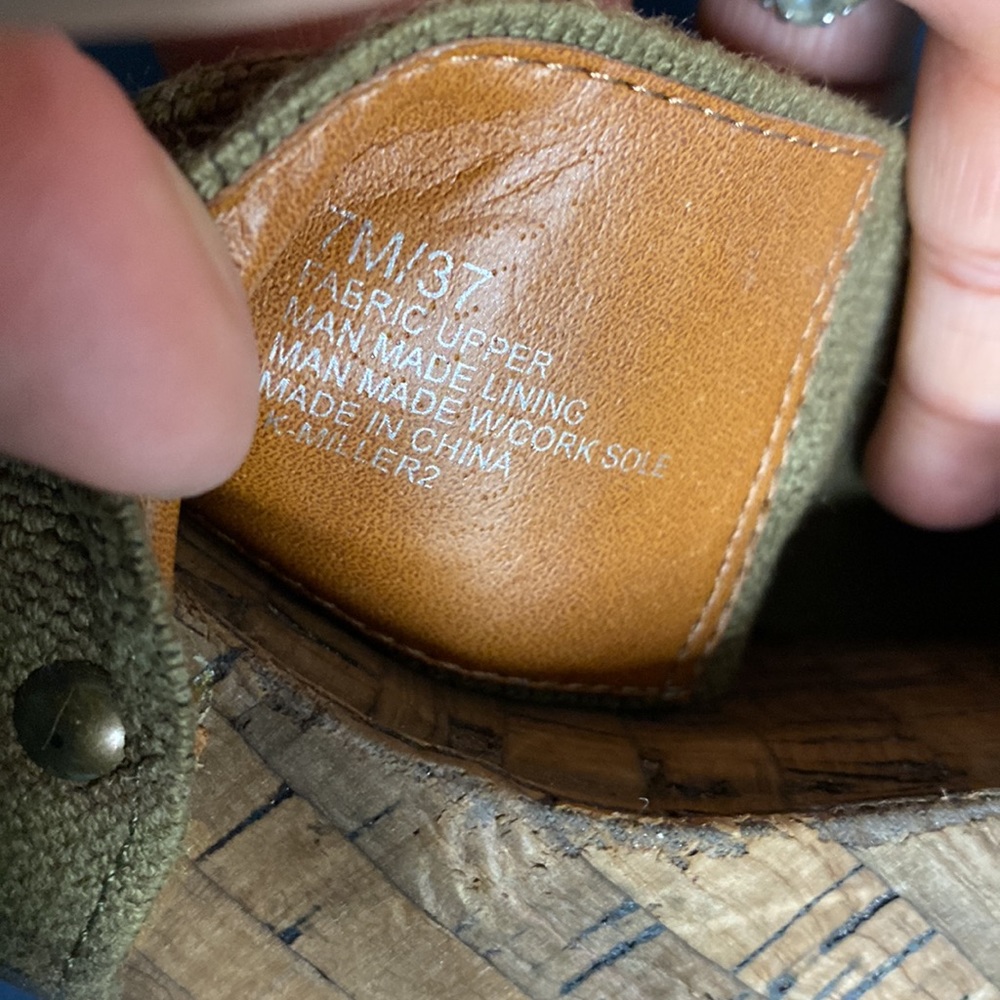 Lucky Brand- Miller 2 Camo Wedge Platform Sandal - Picture 9 of 9